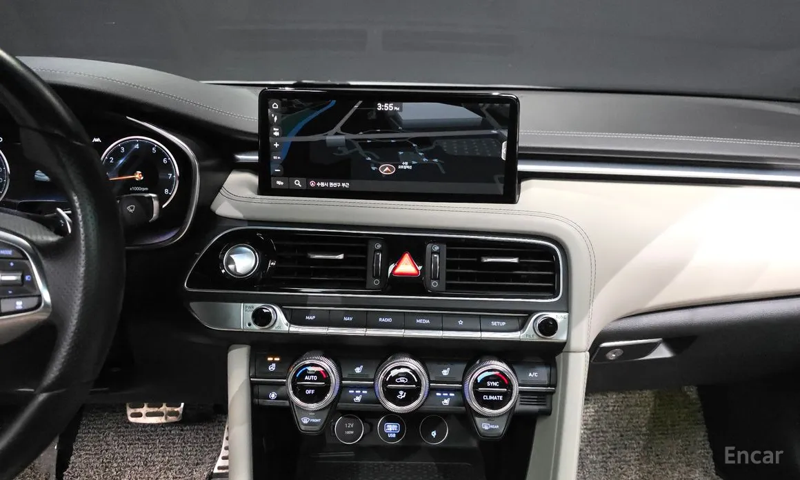 Photo 14 - Genesis G70