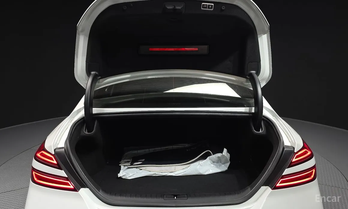 Photo 20 - Genesis G70