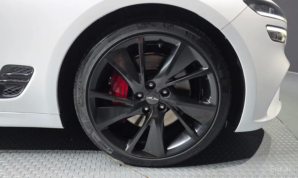 Photo 5 - Genesis G70