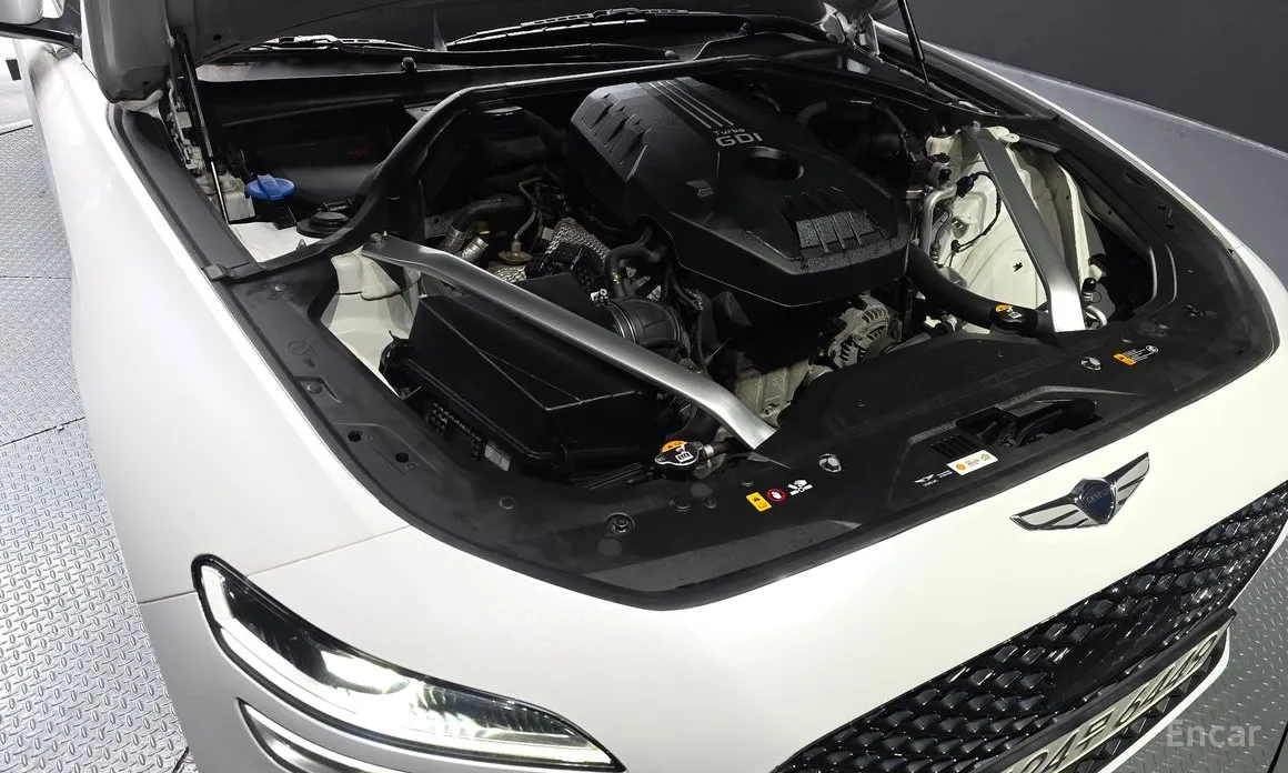 Photo 6 - Genesis G70