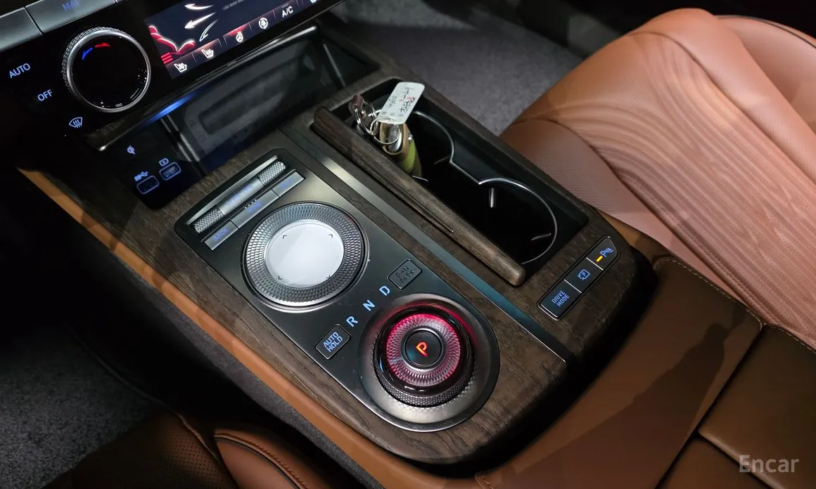 Фото 9 - Genesis G80