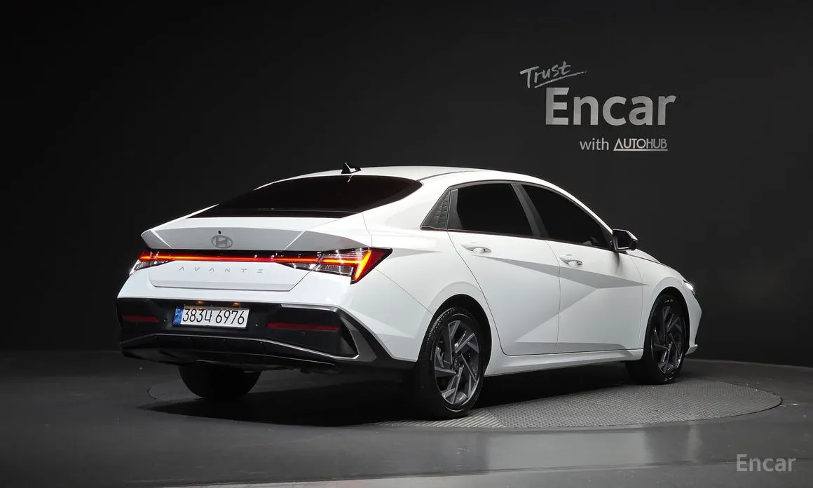 Фото 2 - Hyundai Avante