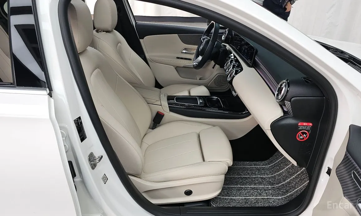 Фото 11 - Mercedes-Benz A-Class