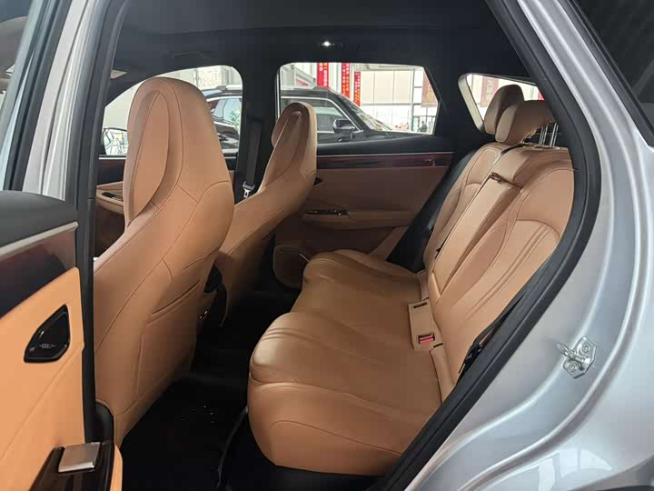 Geely Galaxy L7 2025 2025款 EM-i 115km 探索+版