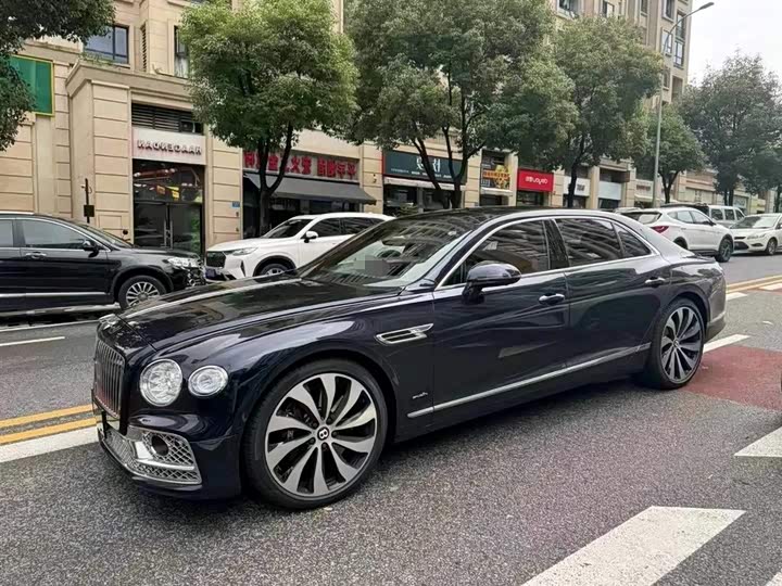 Bentley Flying Spur 2024 2024款 4.0T V8 雅度版