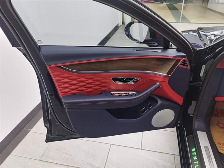 Bentley Flying Spur 2024 2024款 4.0T V8 雅度版
