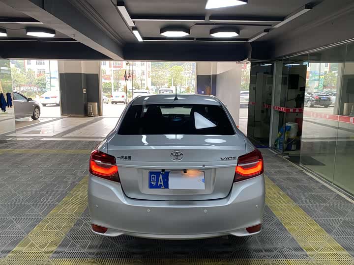 Toyota Vios 2022 2022款 1.5L 20周年纪念版