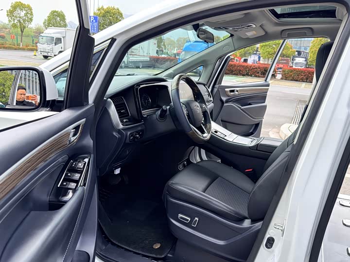 Zdjęcie 8 - GAC Trumpchi M8