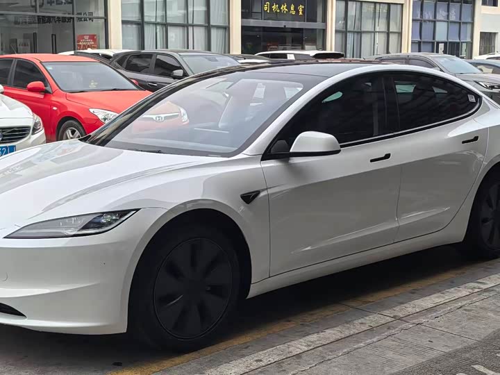 Tesla Model 3 2025 2025款 后轮驱动版