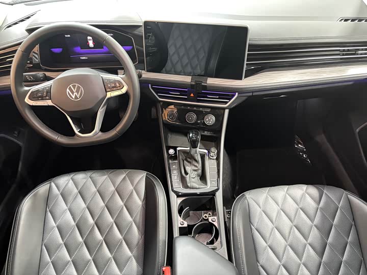 صورة 5 - Volkswagen Sagitar L