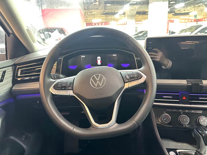 صورة 6 - Volkswagen Sagitar L