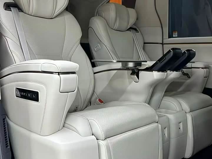 Lexus LM 2025 2025款 350h 七座隽雅版