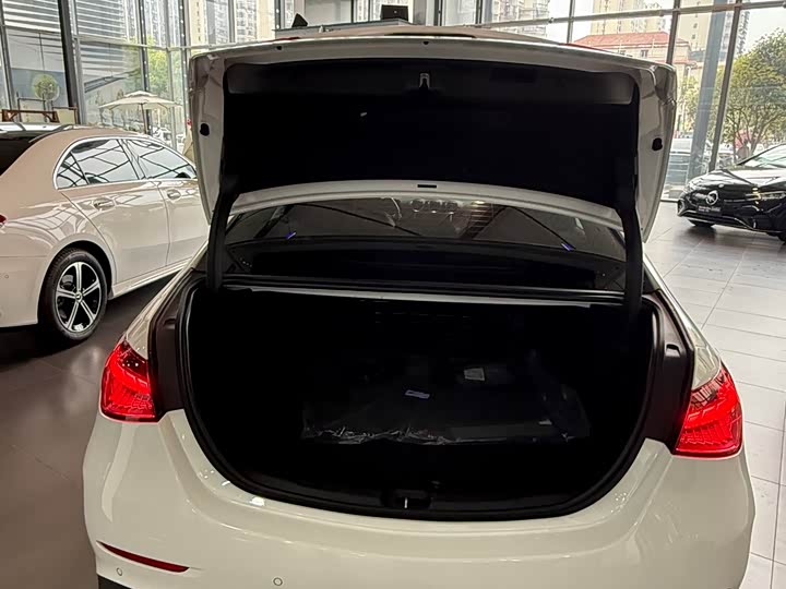 Фото 7 - Mercedes-Benz C-Class