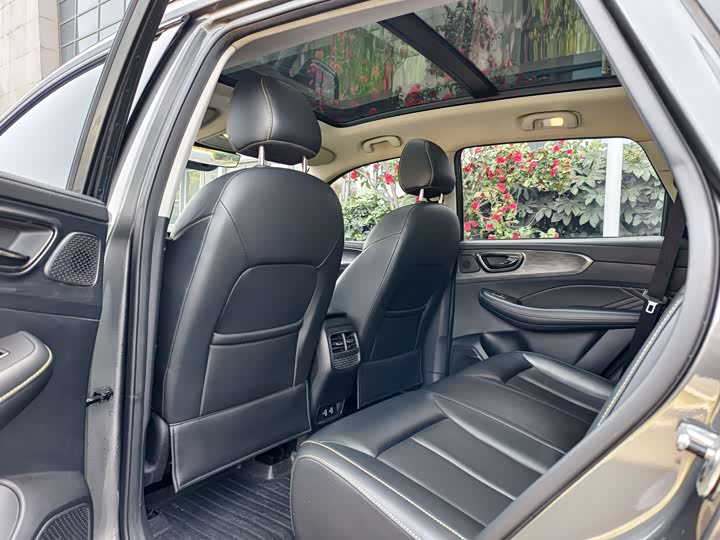 Фото 9 - Roewe RX5