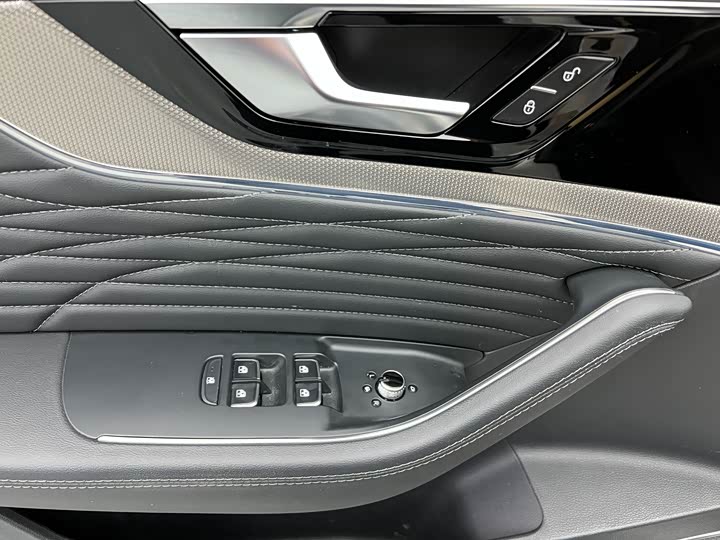 Фото 3 - Hongqi HS5