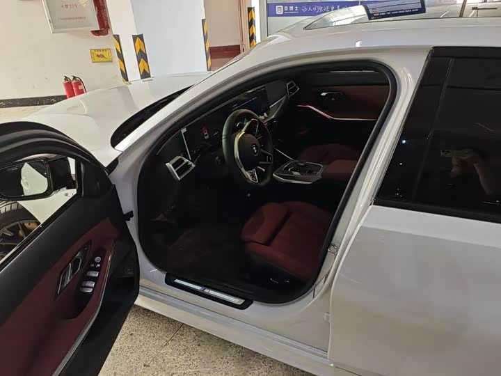 BMW 3 Series 2025 2025款 330Li M运动曜夜套装