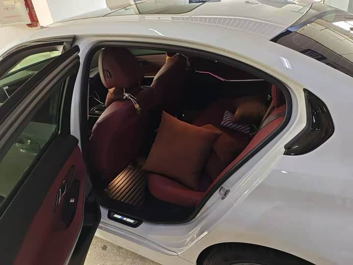 BMW 3 Series 2025 2025款 330Li M运动曜夜套装