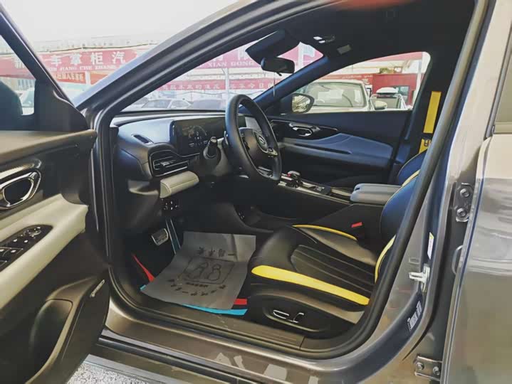 GAC Trumpchi Empow R 2021 2021款 270T DCT J15版