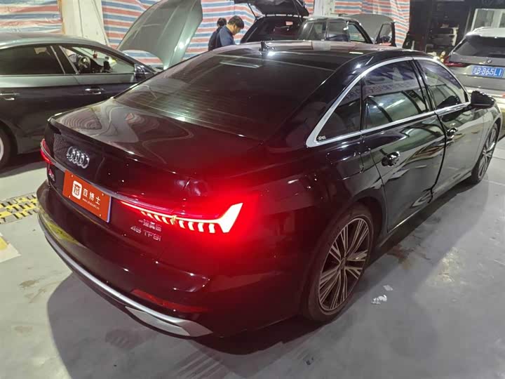 Фото 7 - Audi A6L