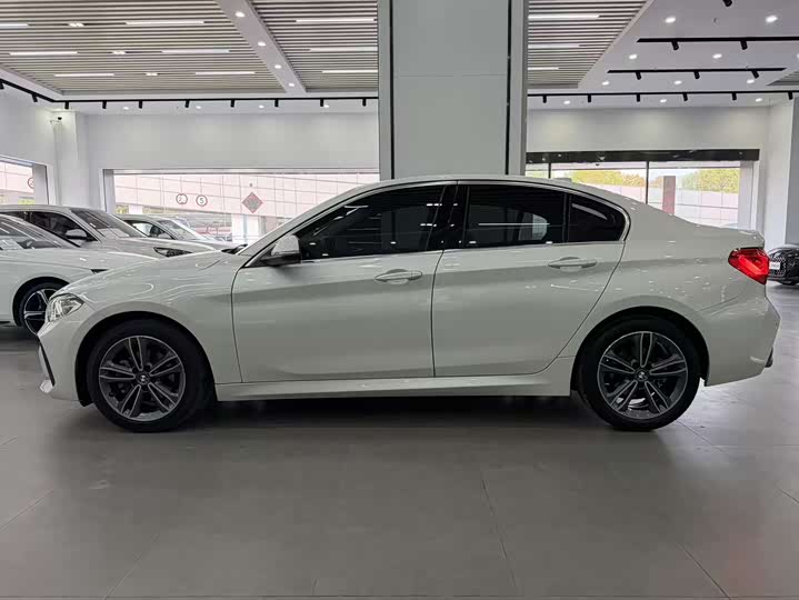 Фото 3 - BMW 1 Series
