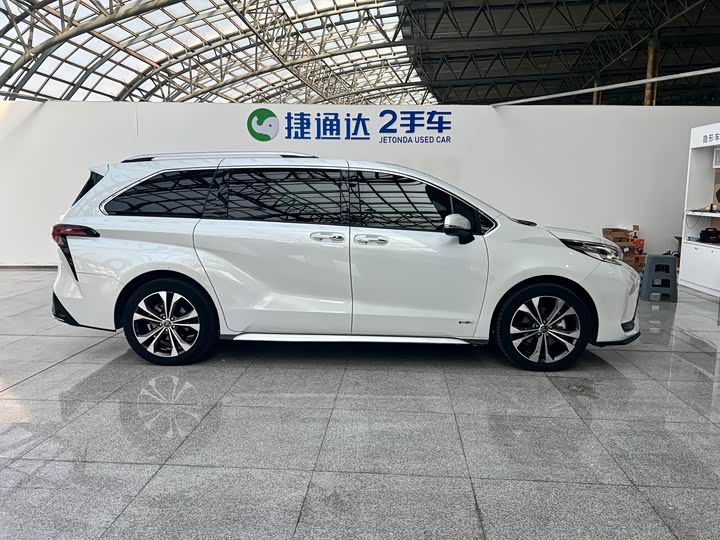 Фото 5 - Toyota Granvia