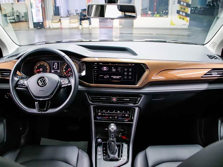 Фото 4 - Volkswagen Tharu