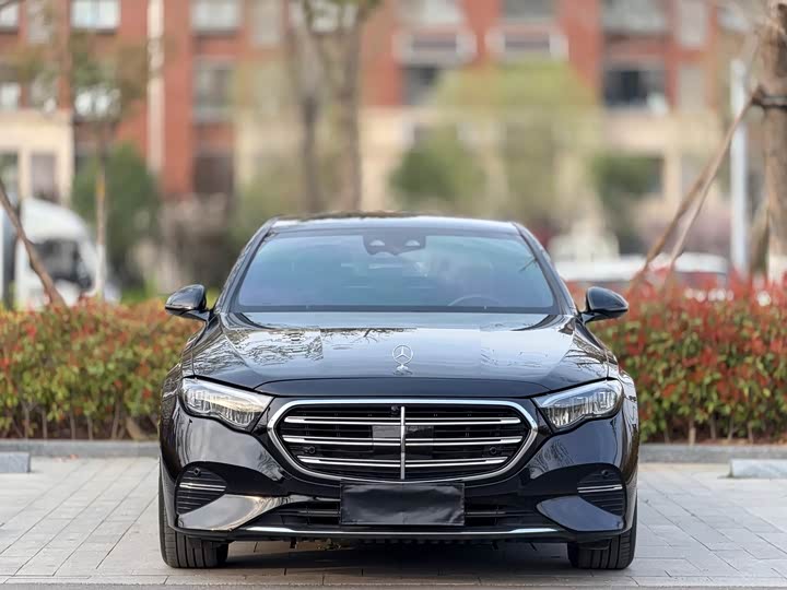 Zdjęcie 2 - Mercedes-Benz E-Class