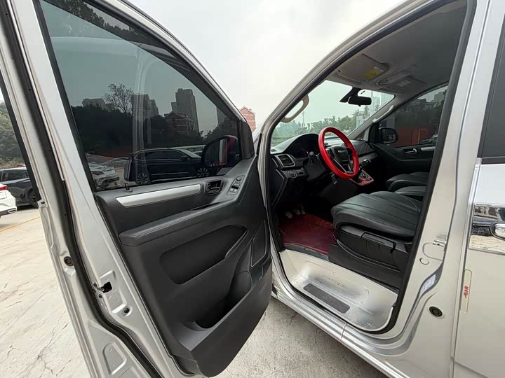 Maxus G10 2023 2023款 2.0T 手动多功能版 柴油 7座