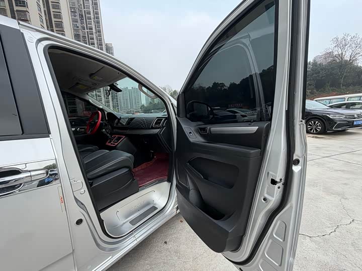 Maxus G10 2023 2023款 2.0T 手动多功能版 柴油 7座