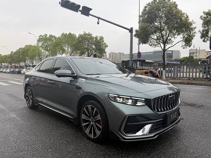 Фото 3 - Geely Preface