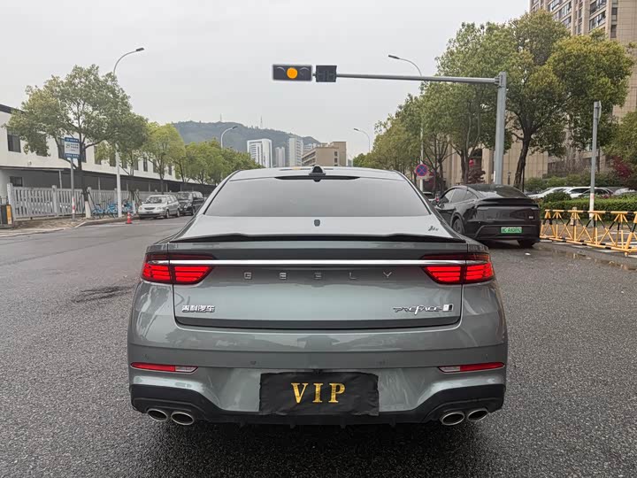 Фото 8 - Geely Preface