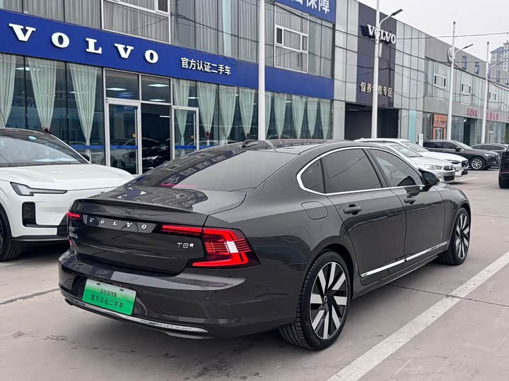 Volvo S90 Hybrid 2025 2025款 插电式混动 四驱长续航智雅豪华版