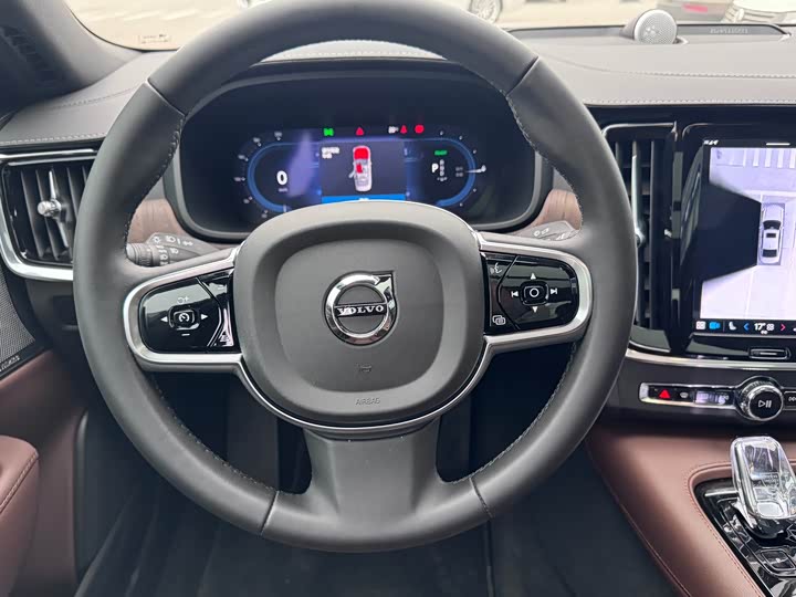 Volvo S90 Hybrid 2025 2025款 插电式混动 四驱长续航智雅豪华版