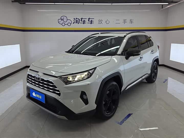 Toyota RAV4 2021 2021款 2.0L CVT两驱风尚PLUS版