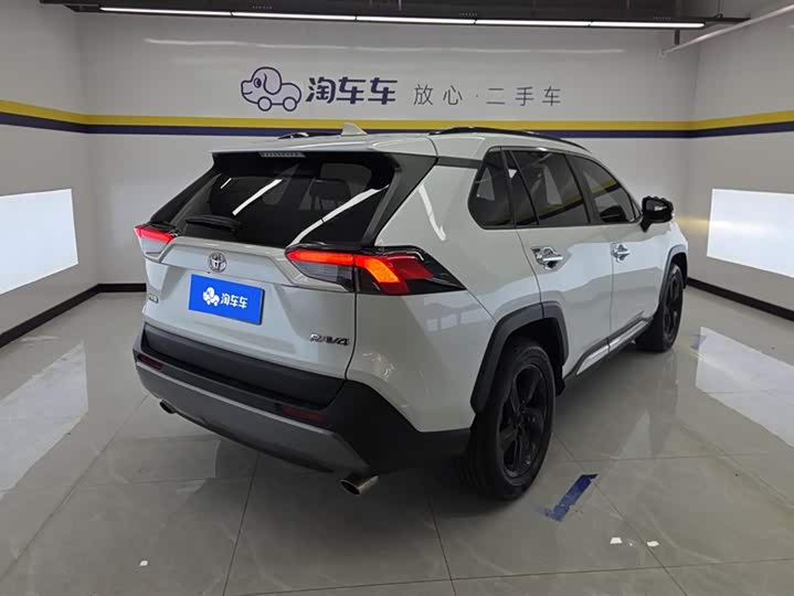 Toyota RAV4 2021 2021款 2.0L CVT两驱风尚PLUS版