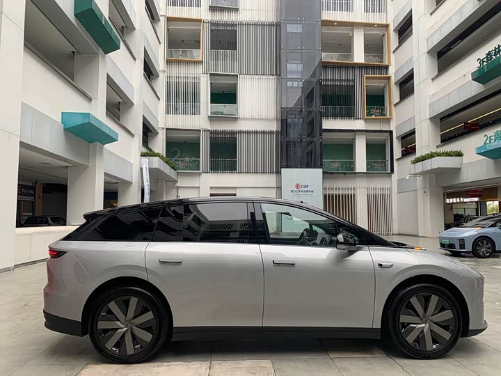 LiXiang i6 2025 2025款 两驱标准版
