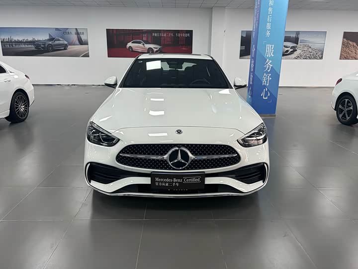 صورة 2 - Mercedes-Benz C-Class