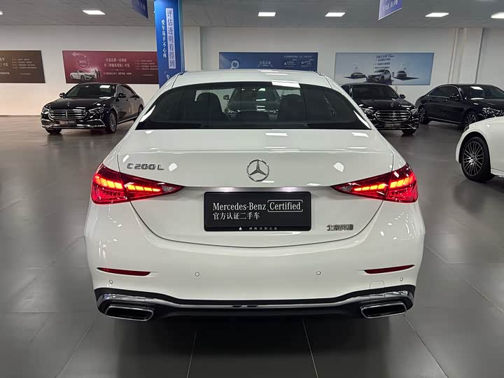 صورة 9 - Mercedes-Benz C-Class