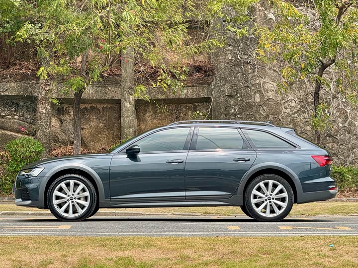Audi A6 2022 2022款 allroad quattro 探索家 55 TFSI 尊享越野型