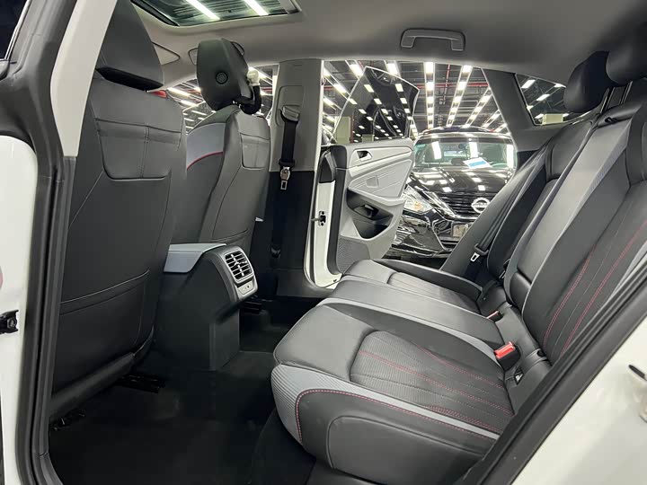 Фото 9 - Volkswagen Lamando L