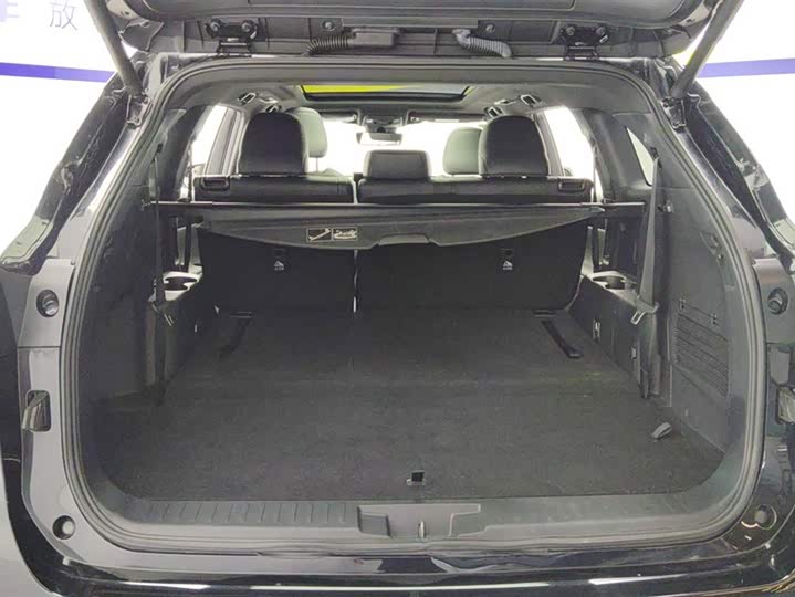 Фото 3 - Toyota Crown Kluger
