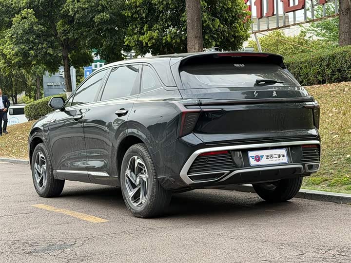 2025 Hongqi HS3
