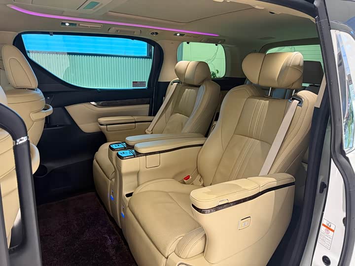 Toyota Alphard 2021 2021款 双擎 2.5L 尊贵版