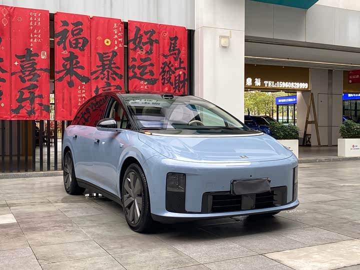 Фото 3 - LiXiang i8