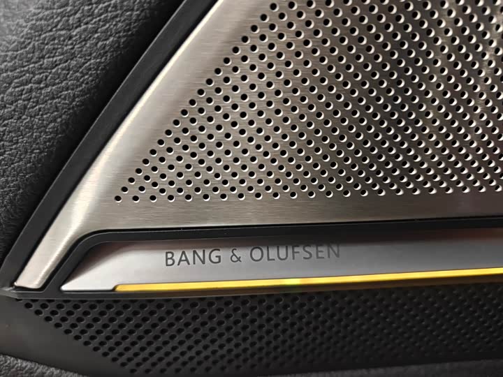 Фото 5 - Audi A6L
