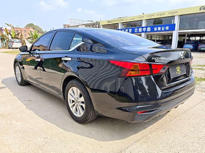 Zdjęcie 6 - Nissan Teana