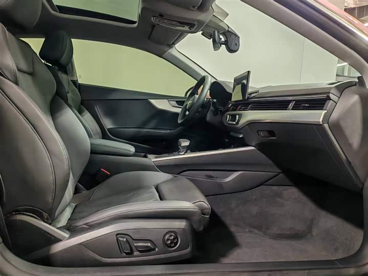 Zdjęcie 7 - Audi A5