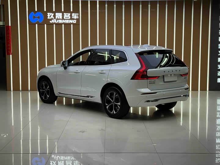 Фото 4 - Volvo XC60
