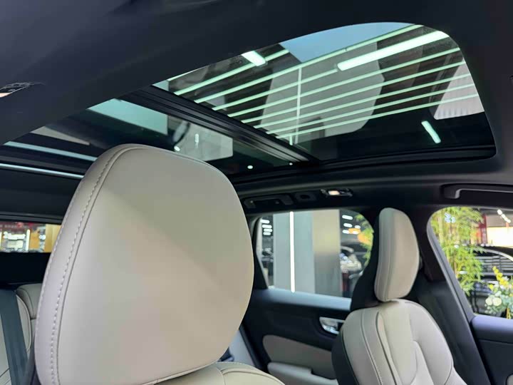 Фото 7 - Volvo XC60