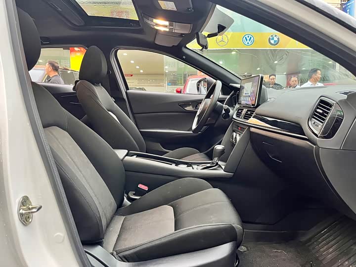 Mazda CX-4 2021 2021款 2.0L 自动两驱蓝天活力版